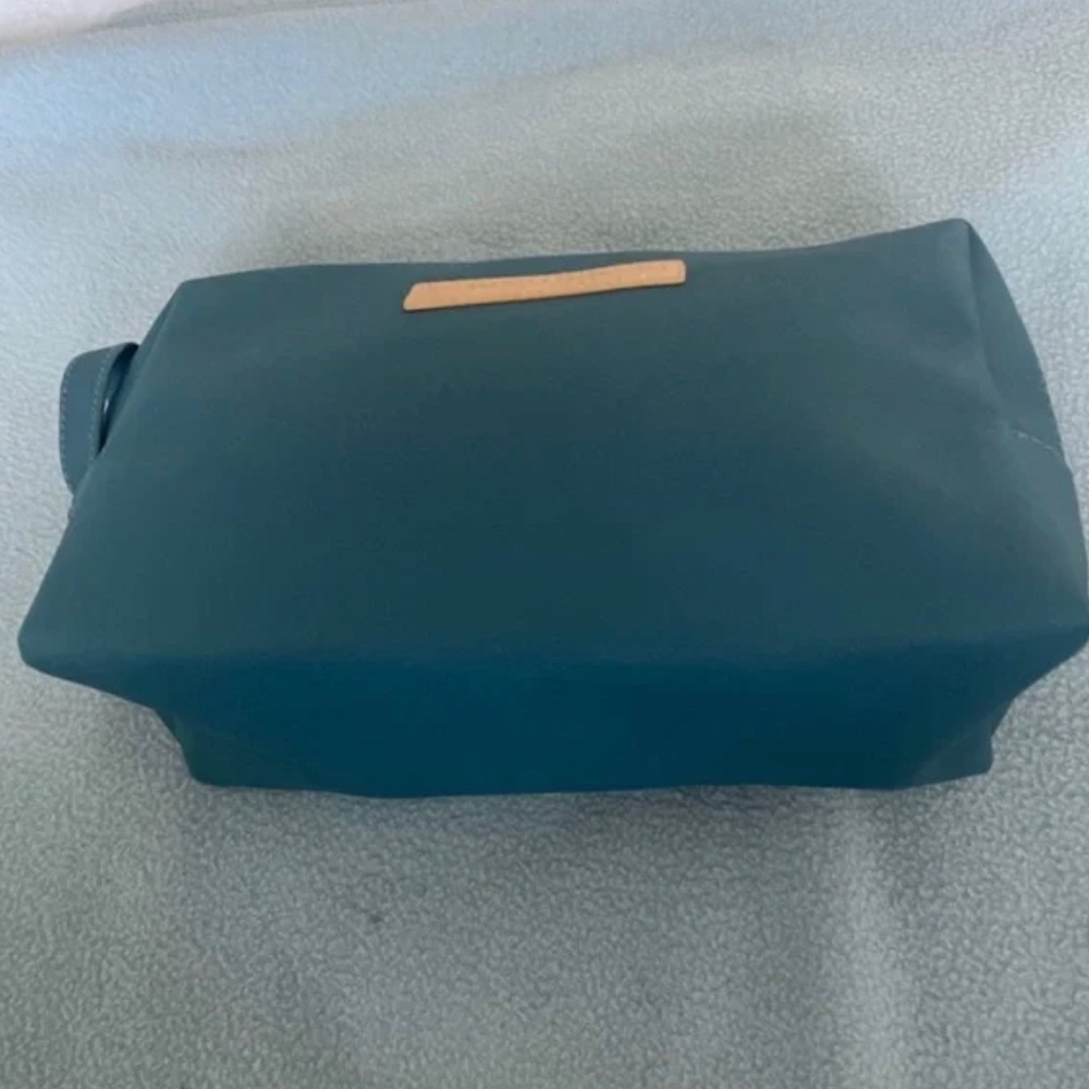 Bespoke Essentials Ultimate Dopp Kit - His Or Hers View 3